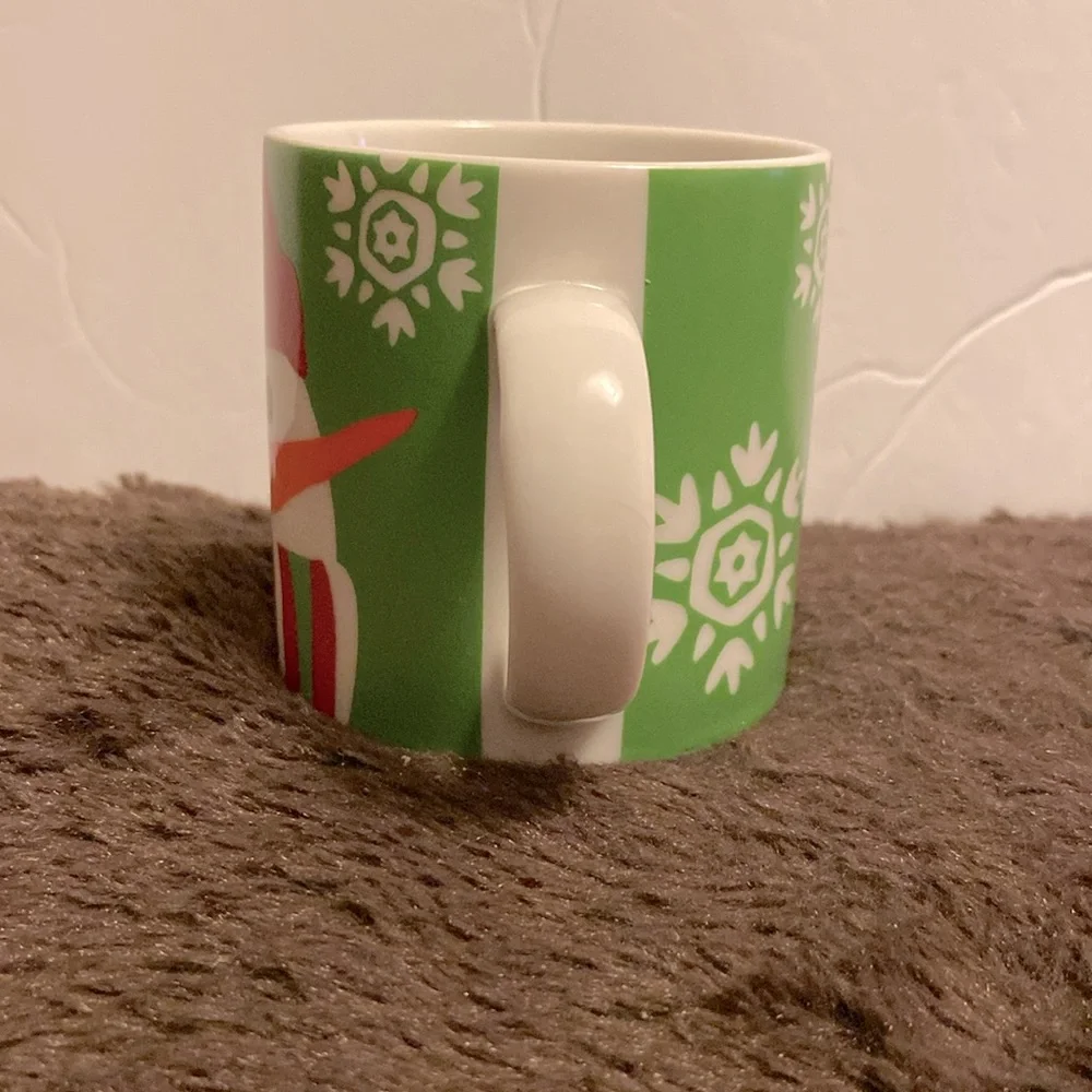 Crate&Barrel snowman with snow flakes mug capacity 8oz (1 cup) porcelain